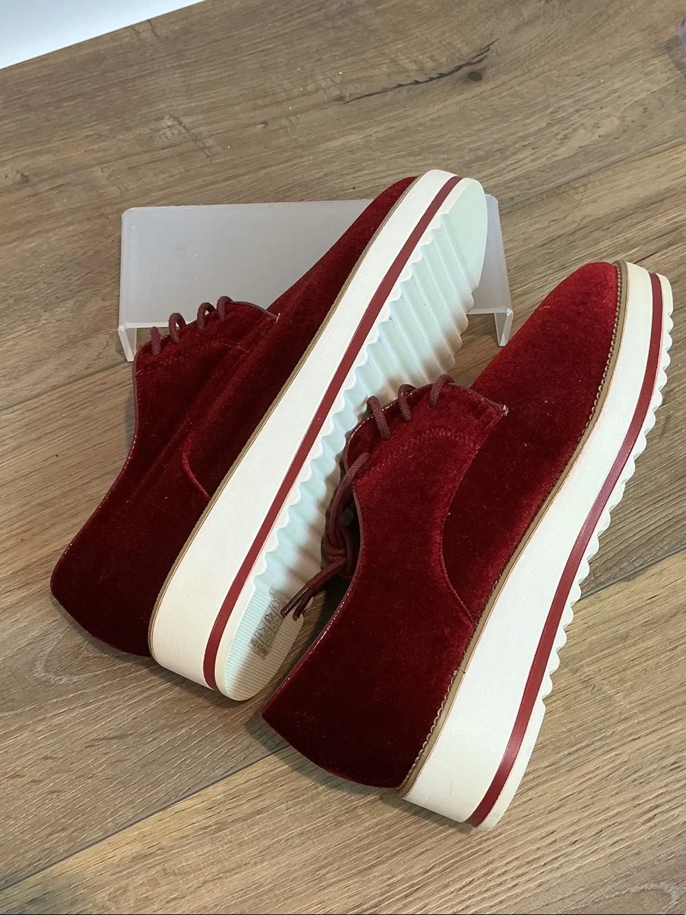 CH Creation Women’s Velvet Oxford Flats in Deep Red, size EU 39